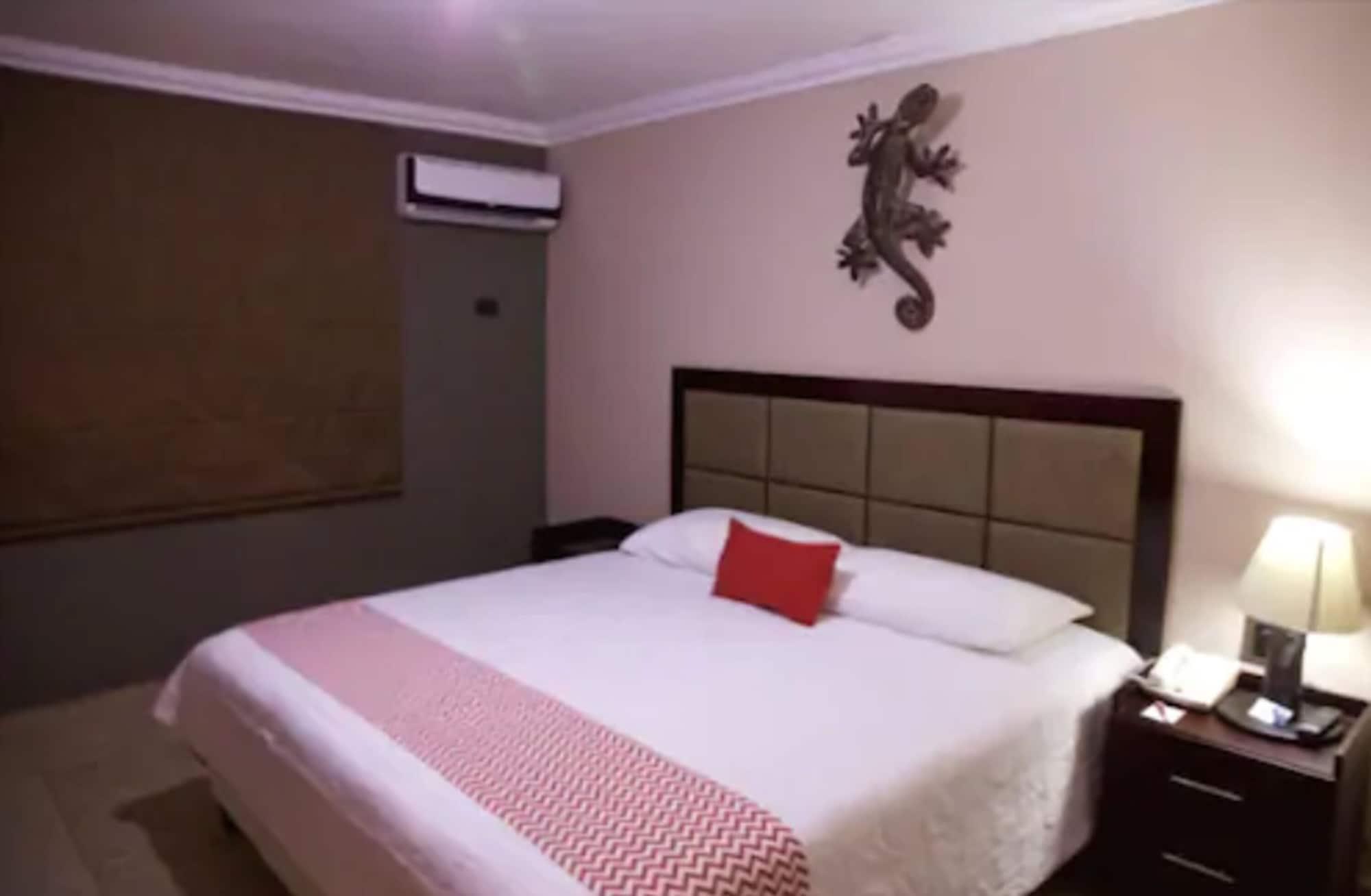 Ramada Tikal Isla De Flores Hotel Экстерьер фото